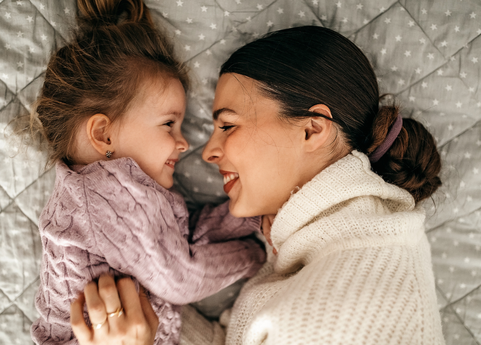 mum and toddler cuddles - emotions when stopping breastfeeding - Arlie Hastings Lactation Consultant. Breastfeeding support home visits in Gold Coast, Tamborine, Logan and Redlands. Telehealth video chat consultations.