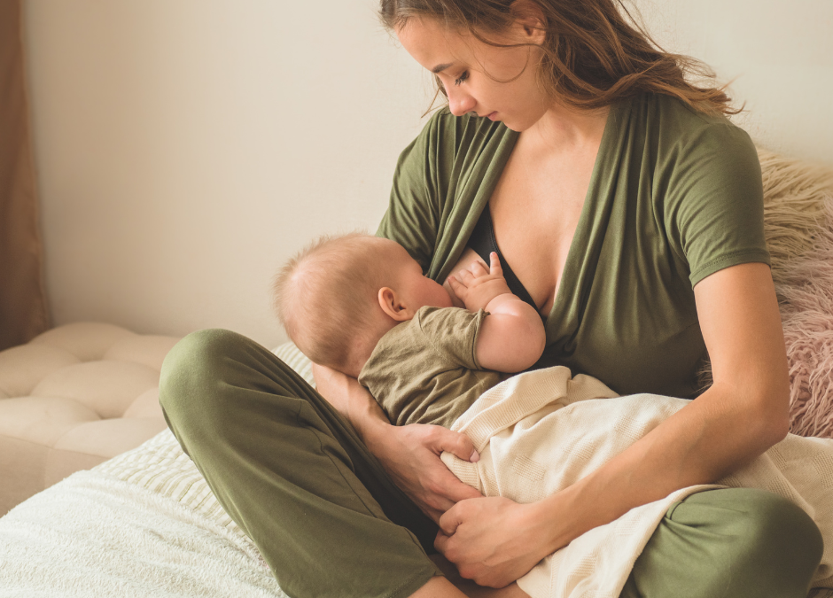 mother breastfeeding her baby - period while breastfeeding - Arlie Hastings Lactation Consultant. Breastfeeding support home visits in Gold Coast, Tamborine, Logan and Redlands. Telehealth video chat consultations.