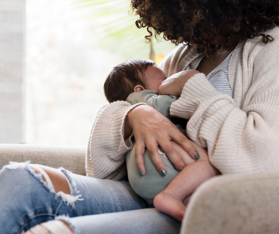 Mum breastfeeding her baby - how to build a good milk supply - Arlie Hastings Lactation Consultant. Breastfeeding support home visits in Gold Coast, Tamborine, Logan and Redlands. Telehealth video chat consultations.